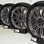 23” Range Rover Voque L460 Factory OEM Authentic Crescendo gray Wheel & Tires
