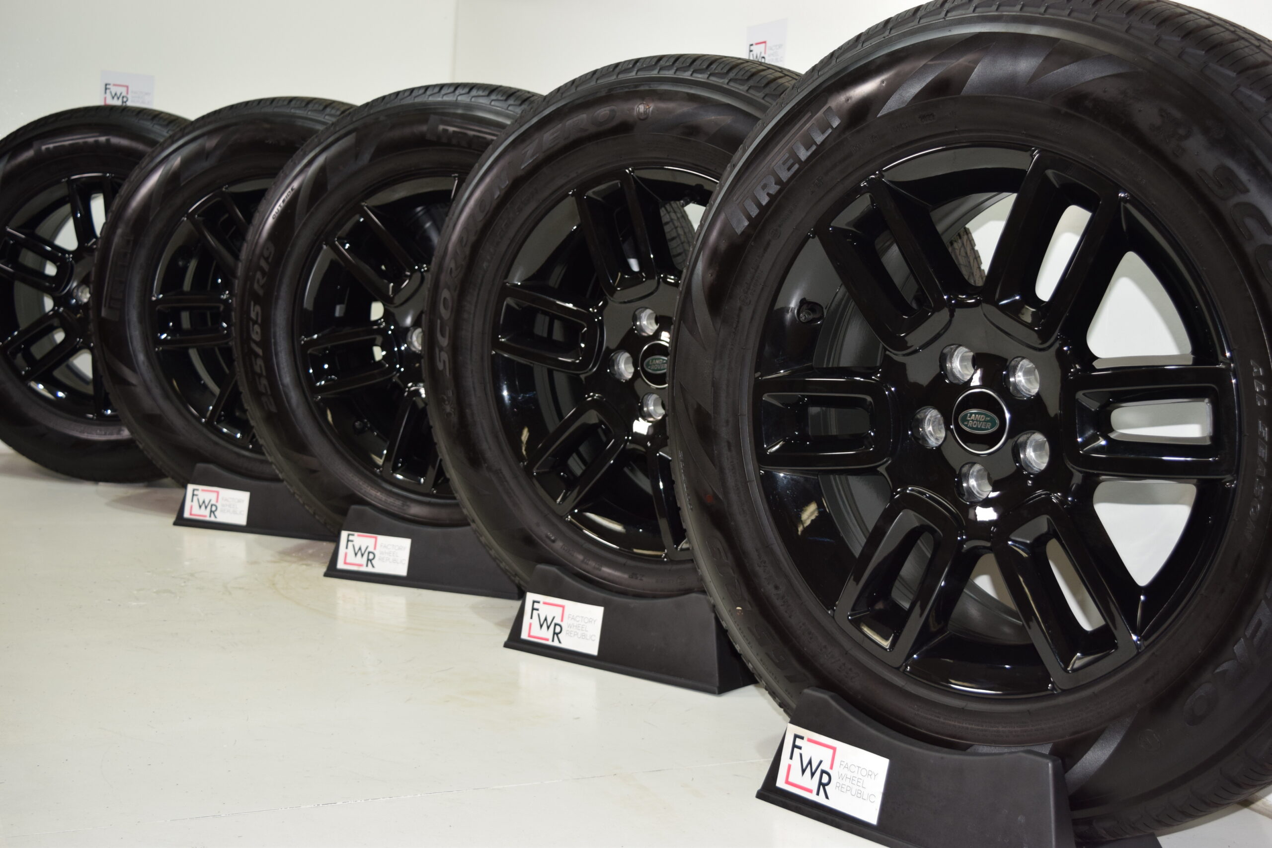 19″ Land Rover Defender 110 Factory OEM Wheels Rims Gloss Black Tires  6010