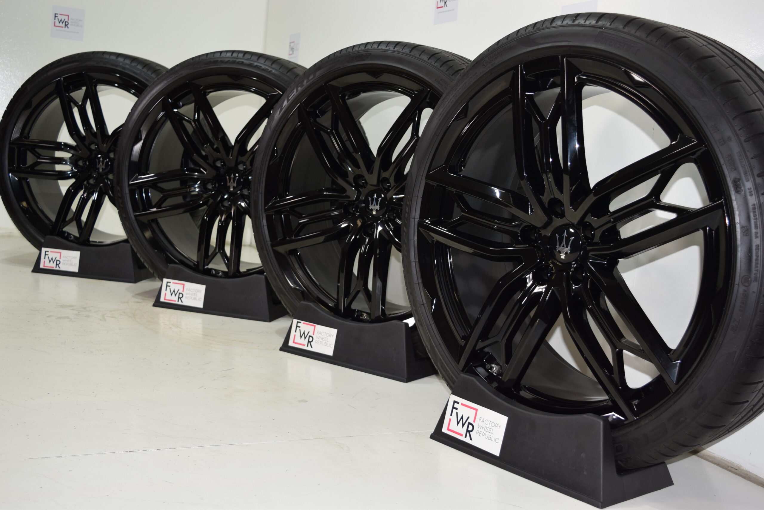 21″ Maserati Ghibli Quattroporte Q4 Modena Factory OEM black wheels & tires