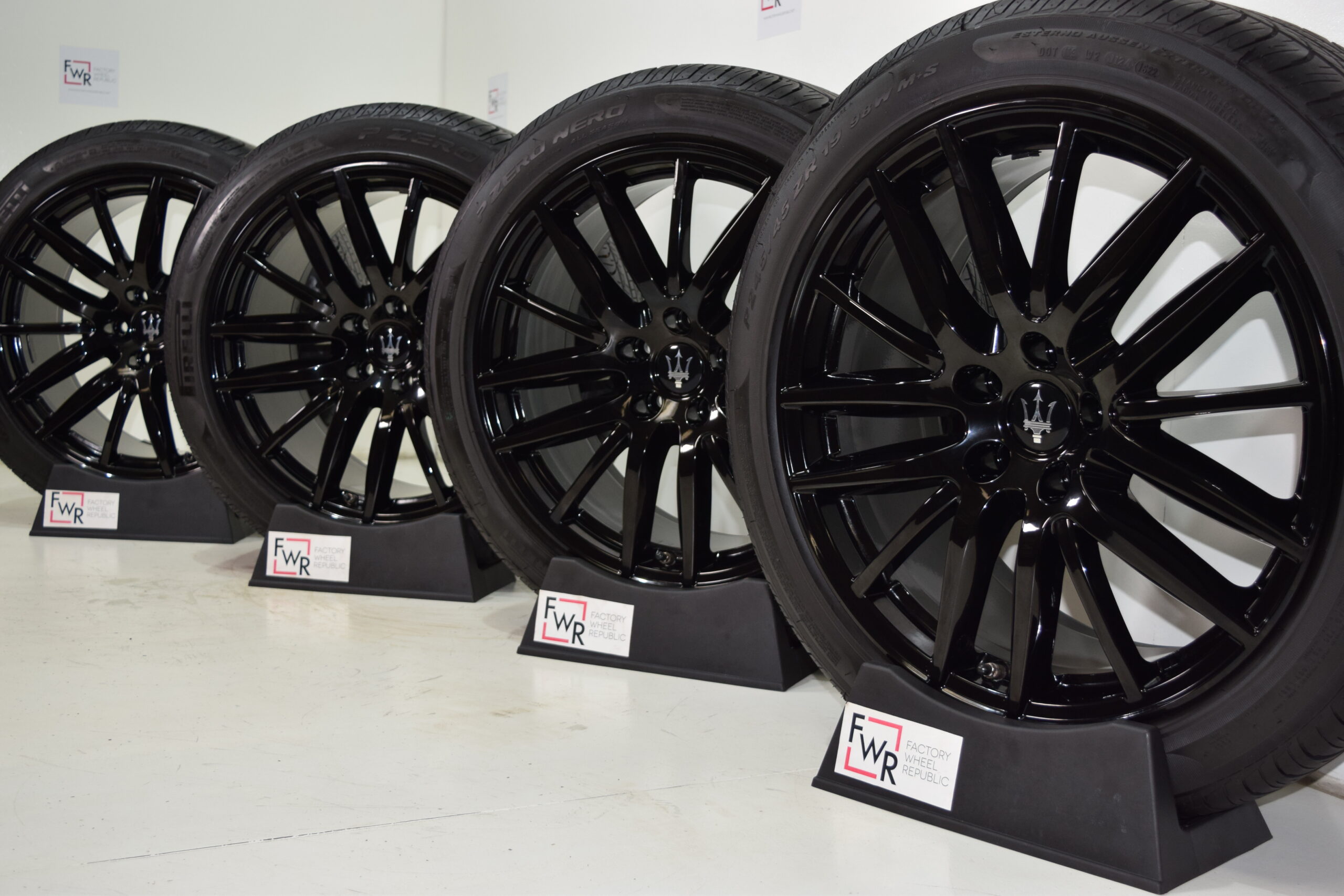 19″ Maserati Ghibli Quattroporte Factory OEM wheels rims tires Black Proteo 19