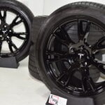 19″ Tesla Model S 2021 2022 2023 24 black  Factory OEM Plaid  Wheels and tires