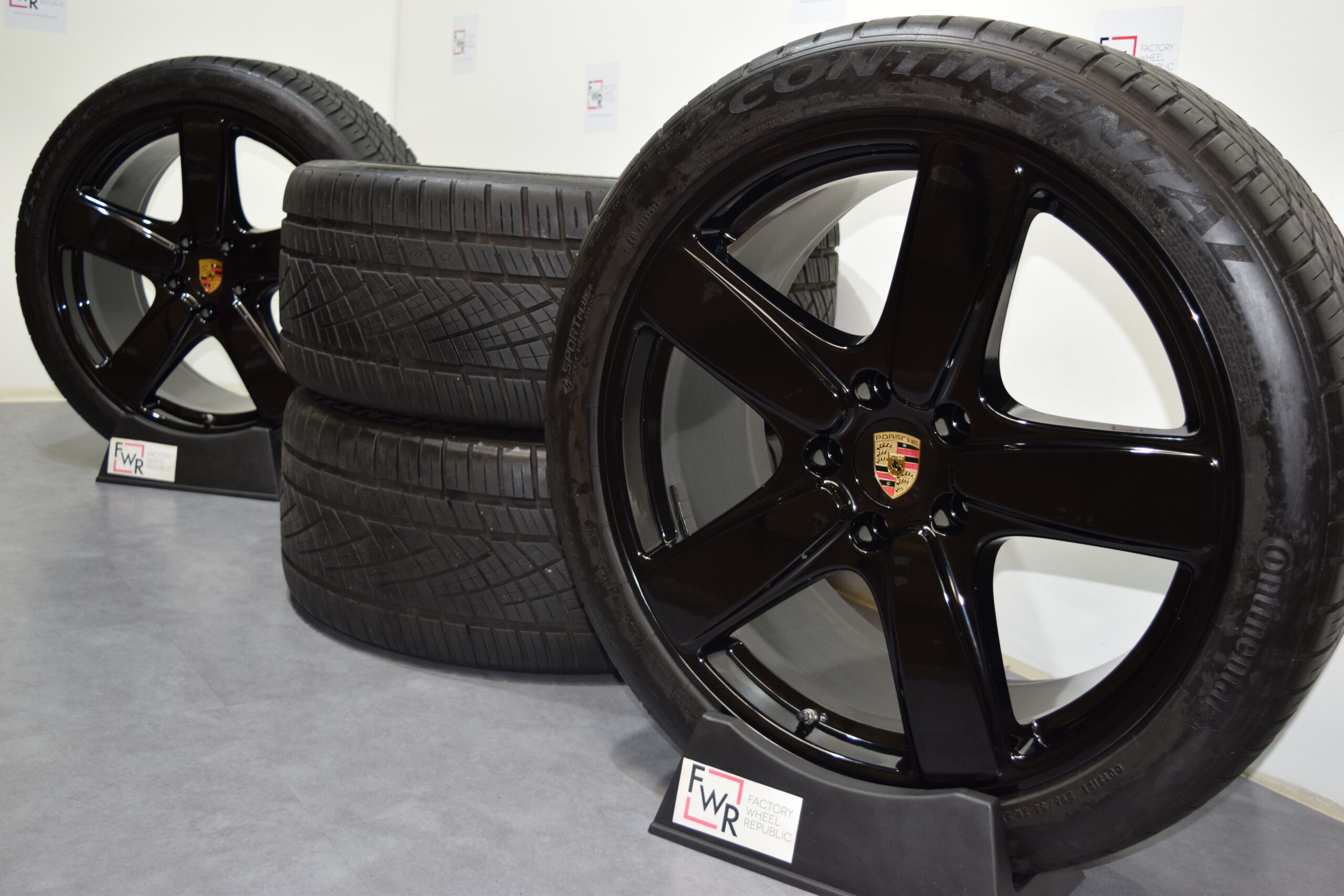 20″ Porsche Cayenne Classic Black Factory OEM Wheels & Tires Rims